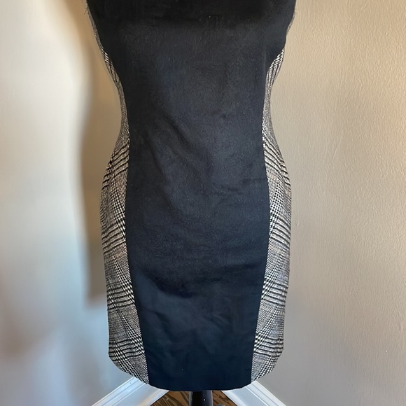 J. McLaughlin wool dress perfect - Picture 4 of 8